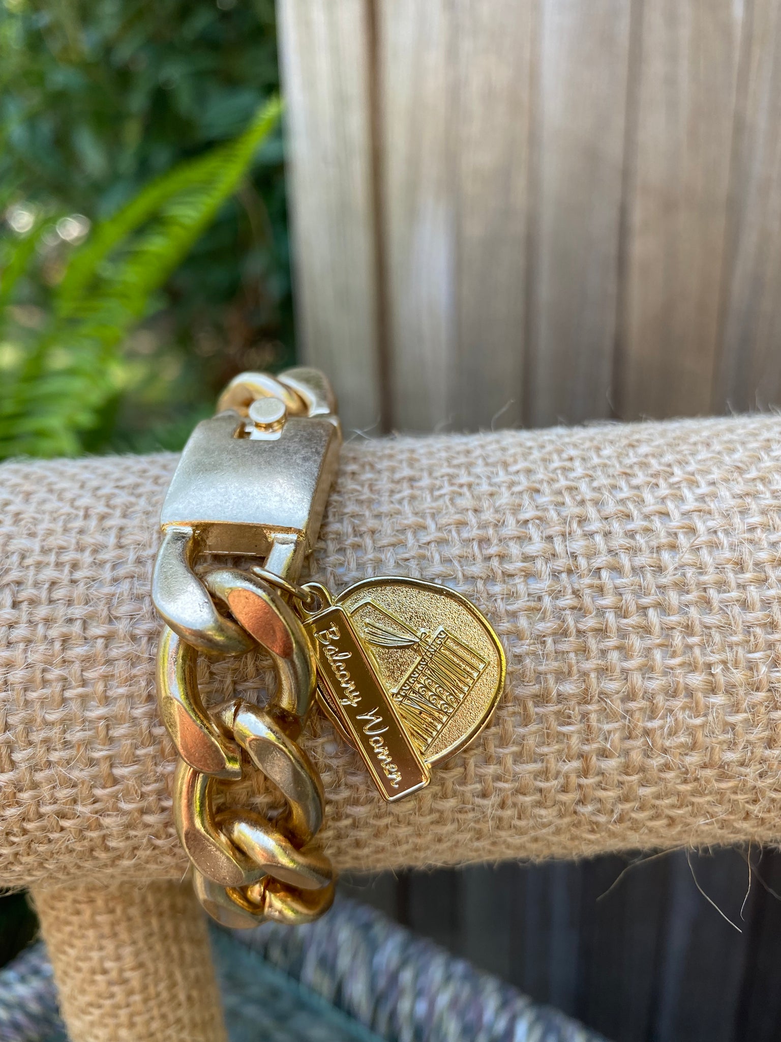 A Vanessa Baroni Chunky Chain Gold Bracelet – Paloma + Co